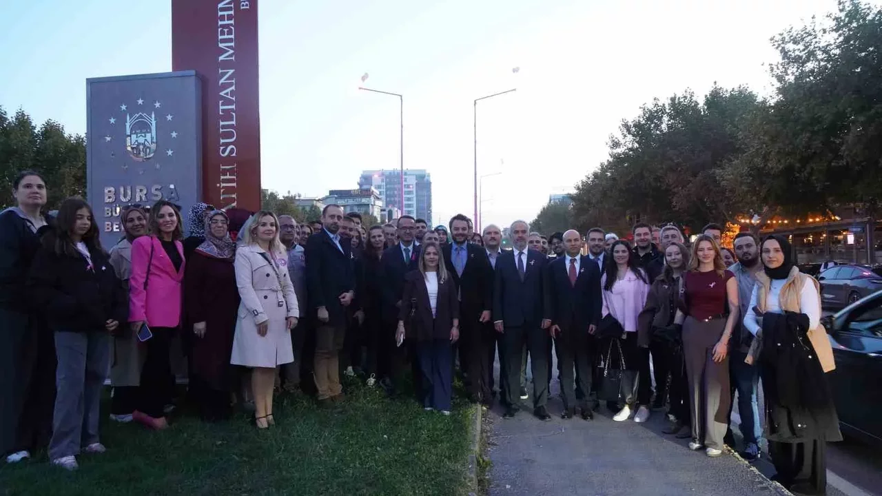 UEDAŞ Pembe Lambalar projesiyle Bursa'da erken teşhis çağrısı