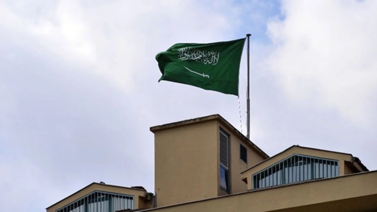 Suudi Arabistan'da havalimanına saldırı! Ölü ve yaralılar var