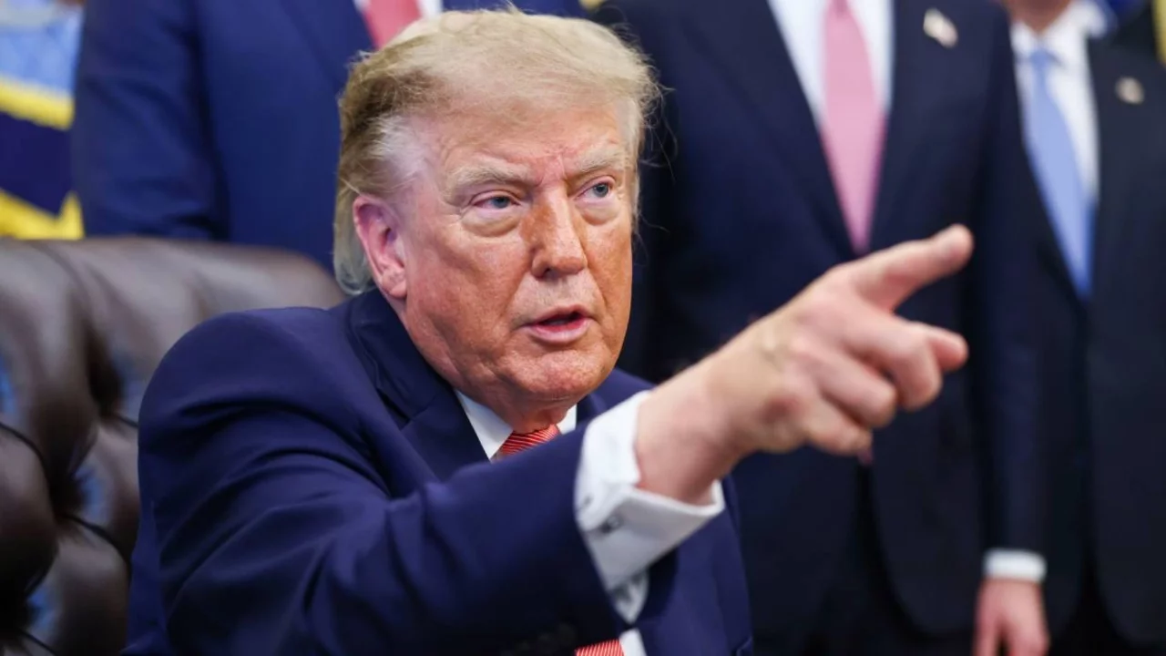 Trump'tan NBA yıldızı LeBron James'e sert tepki! "Özür dilemeli"