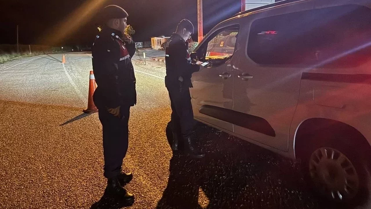 Aranan 15 şüpheli tutuklandı: 97 kişi yakalandı