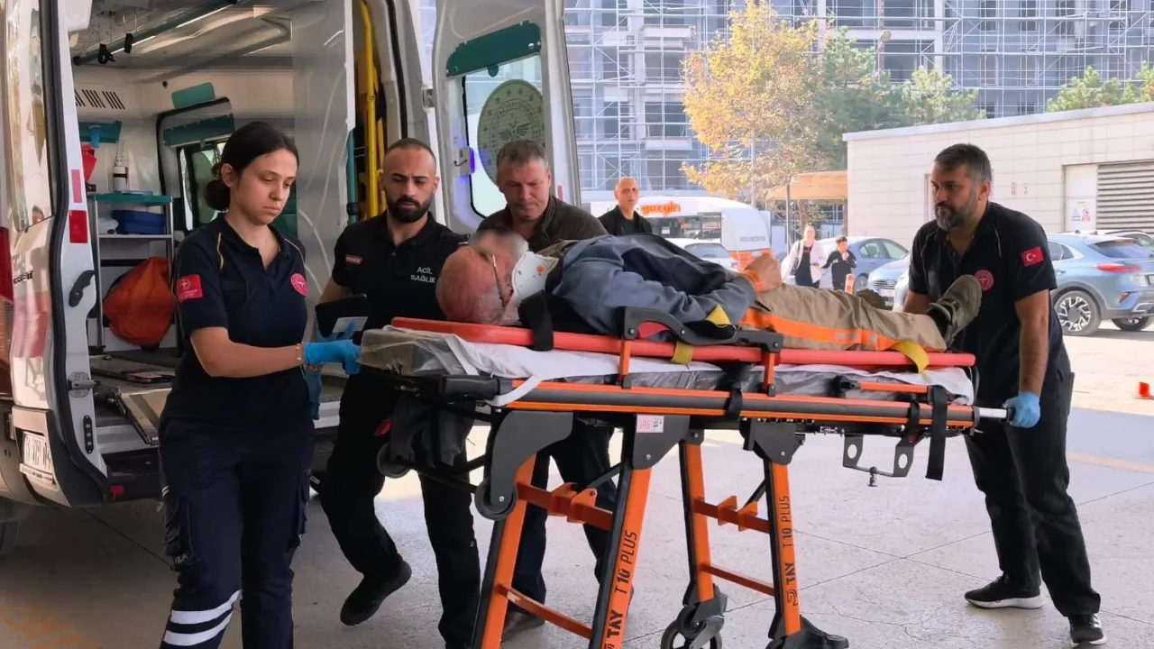 Bursa'da çatı çalışması sırasında feci kaza! 65 yaşındaki usta yaralandı