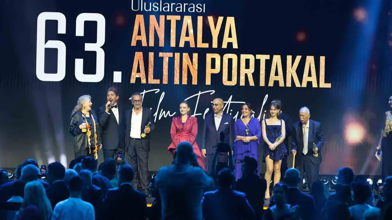 Antalya Altın Portakal’da onur ve emek ödülleri verildi