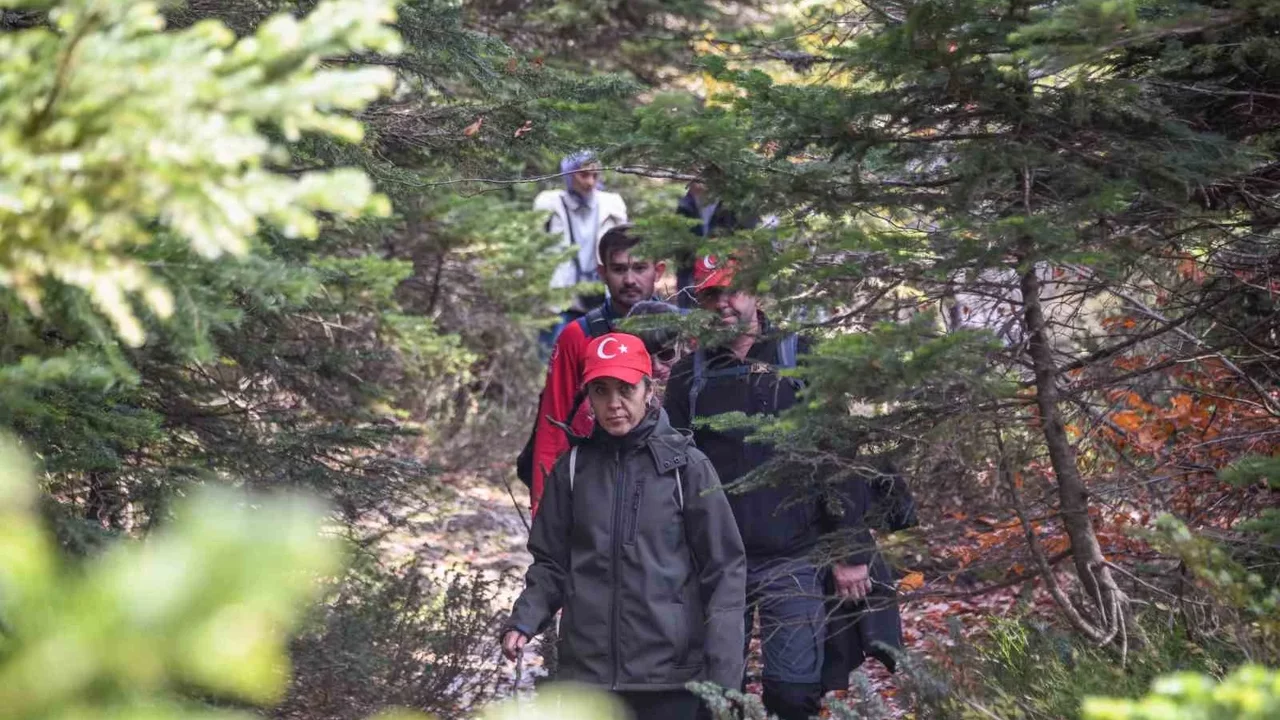 Uludağ'da Cumhuriyet yürüyüşü: Osmangazi'den 4 kilometrelik rota