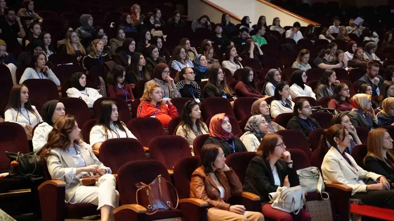 Bursa’da anne sütü sempozyumu 500 katılımcıyı buluşturdu