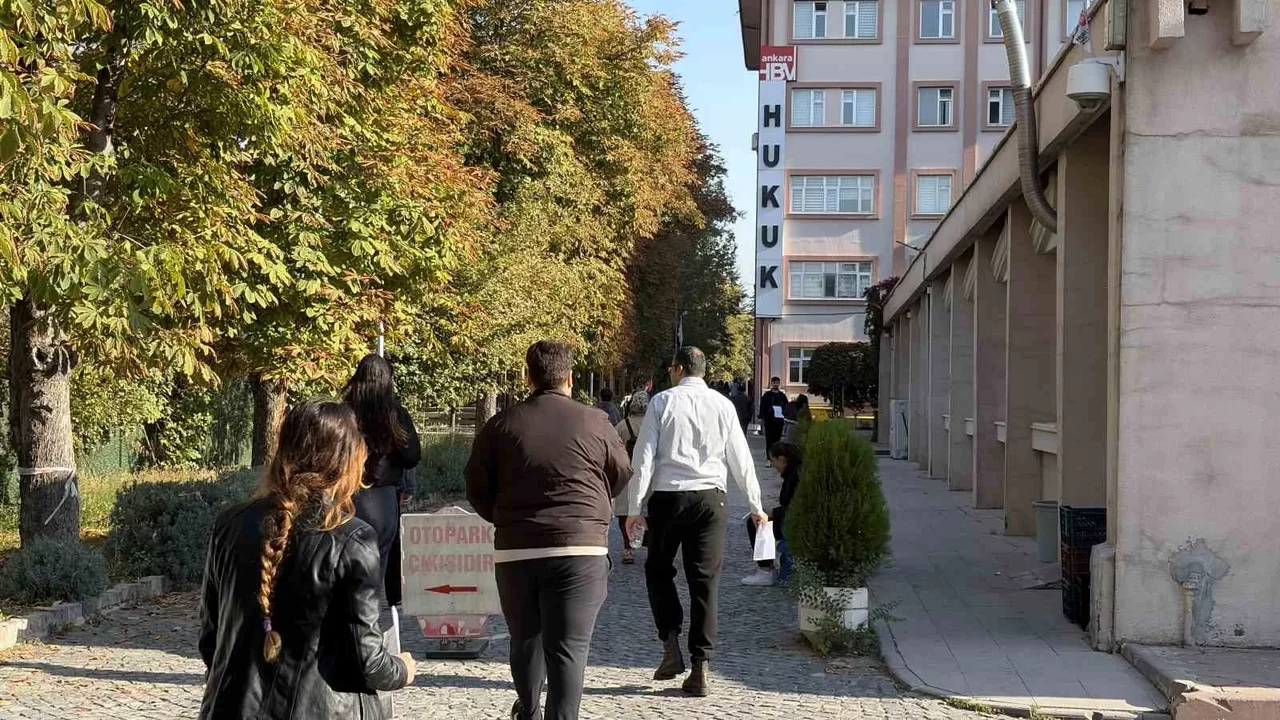 KPSS Ortaöğretim sınavı başladı: 2 milyon 985 bin aday