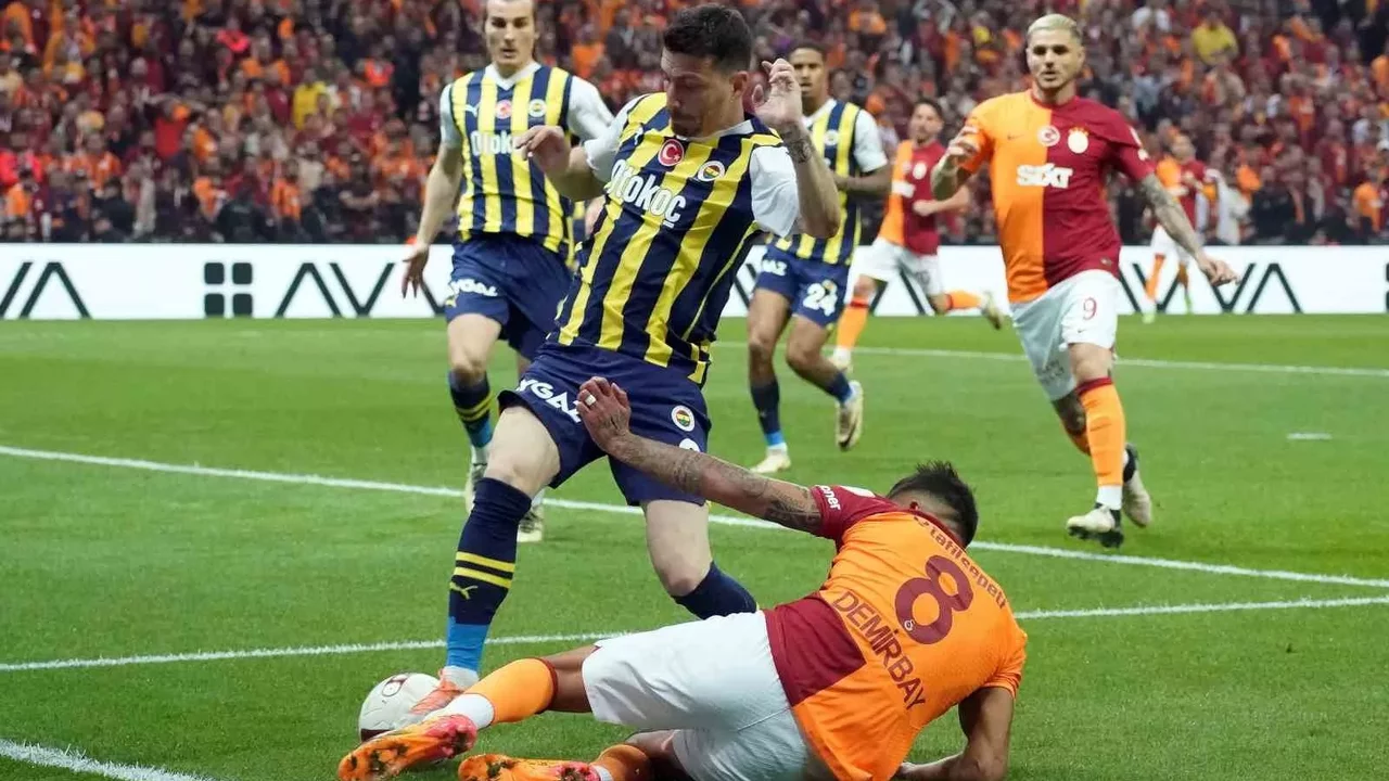 Fenerbahçe-Galatasaray derbisinde en deneyimli isim Mert Hakan