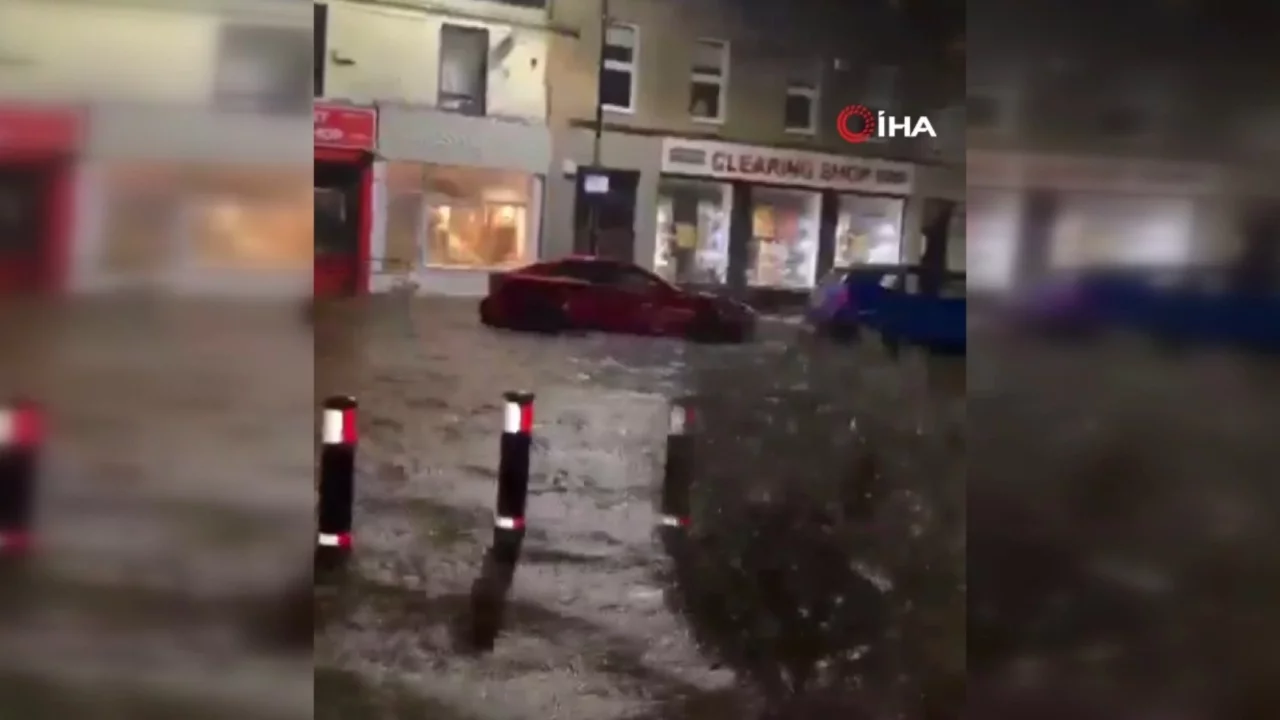 Avrupa'yı fırtına vurdu! 1 kişi öldü, 150 binden fazla ev elektriksiz kaldı