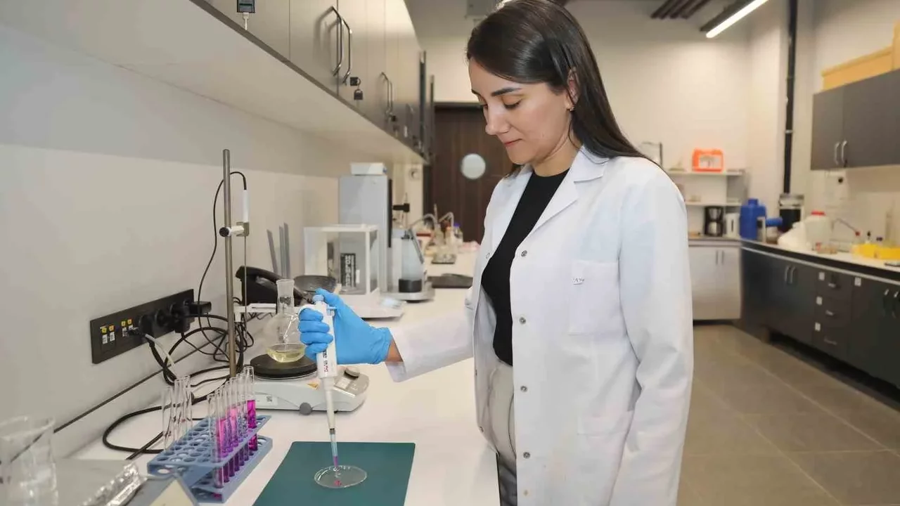 BTÜ’nün akıllı yara örtüsü enfeksiyon riskini renkle gösterecek