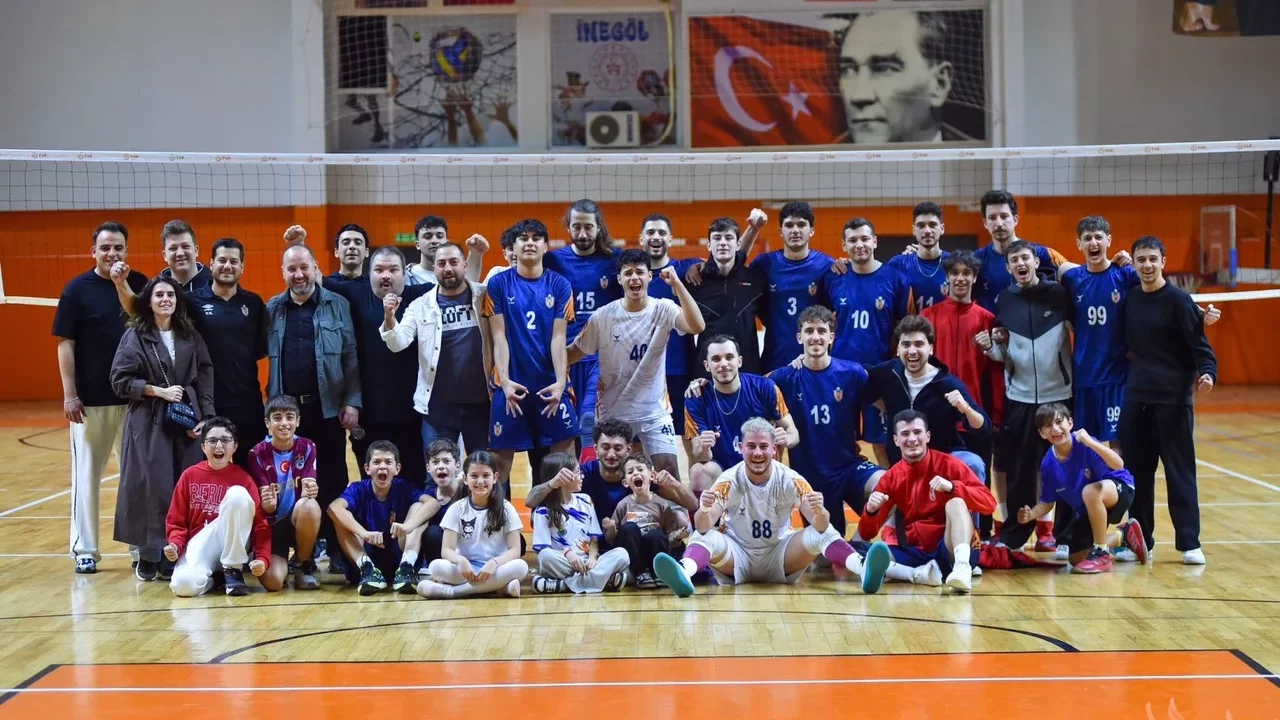 İnegöl Belediyespor voleybolda 5’te 5 yaptı, liderliği korudu