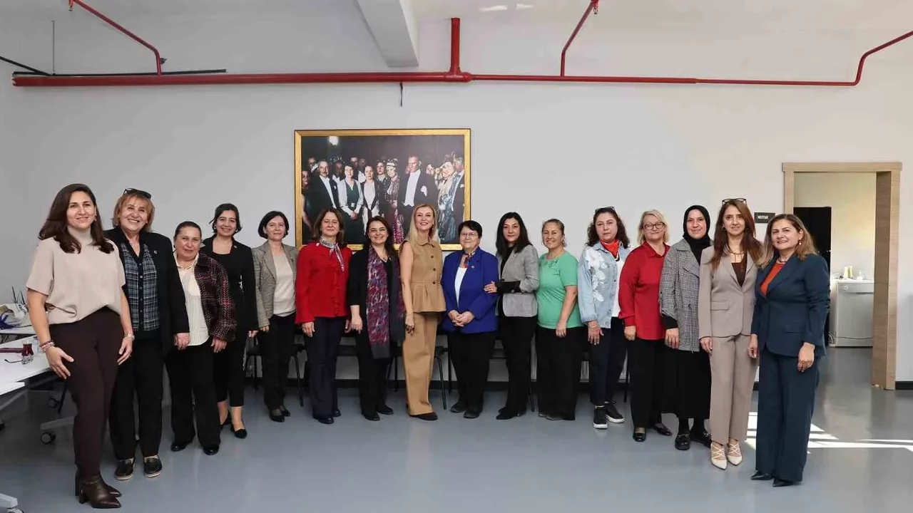 Nilüferli kadın muhtarlar 26 Ekim etkinliğinde buluştu