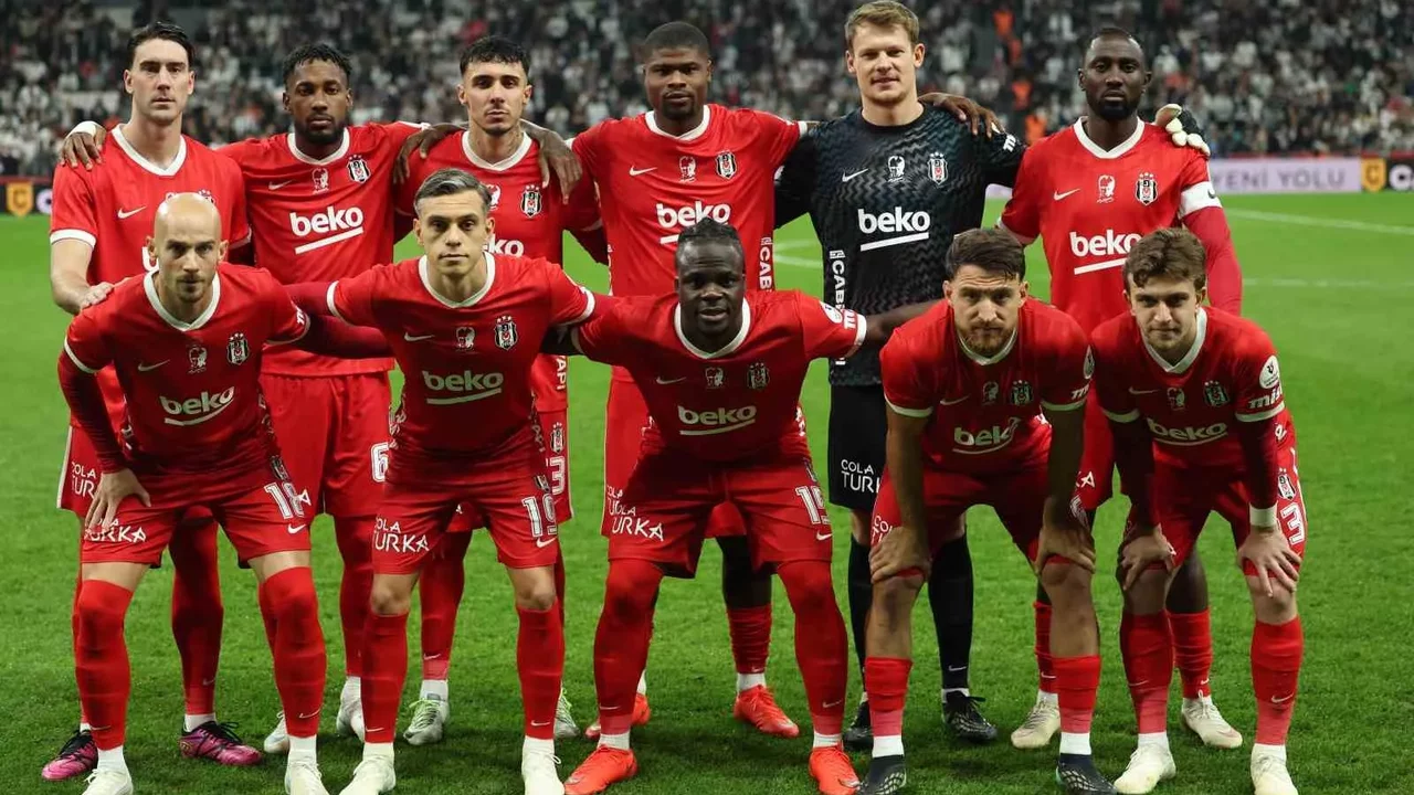 Beşiktaş-Başakşehir maçında ilk yarı golsüz sona erdi