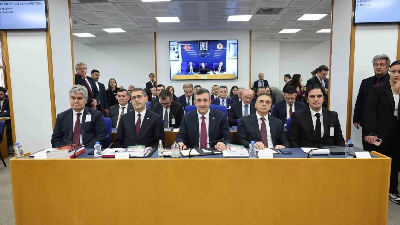 TBMM’de fon tartışması: Cevdet Yılmaz’dan Erhan Usta’ya yanıt