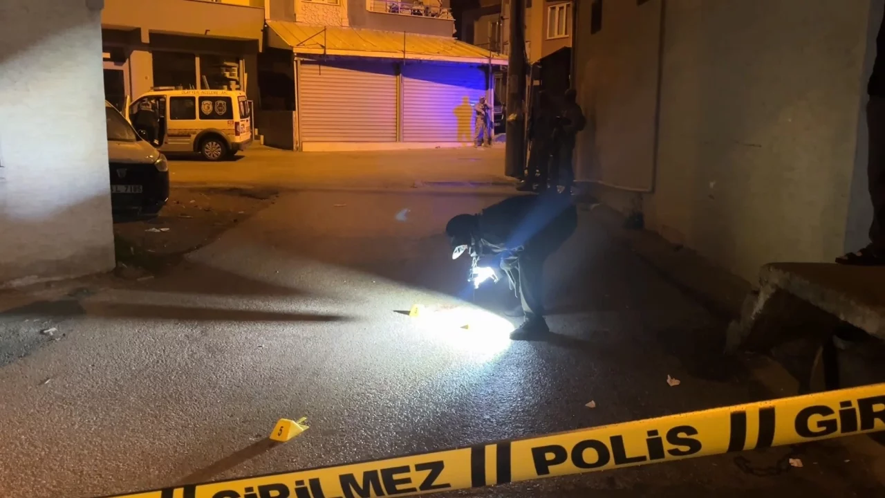 Bursa'da sokak ortasında silahlar konuştu! Tartışma kanlı bitti