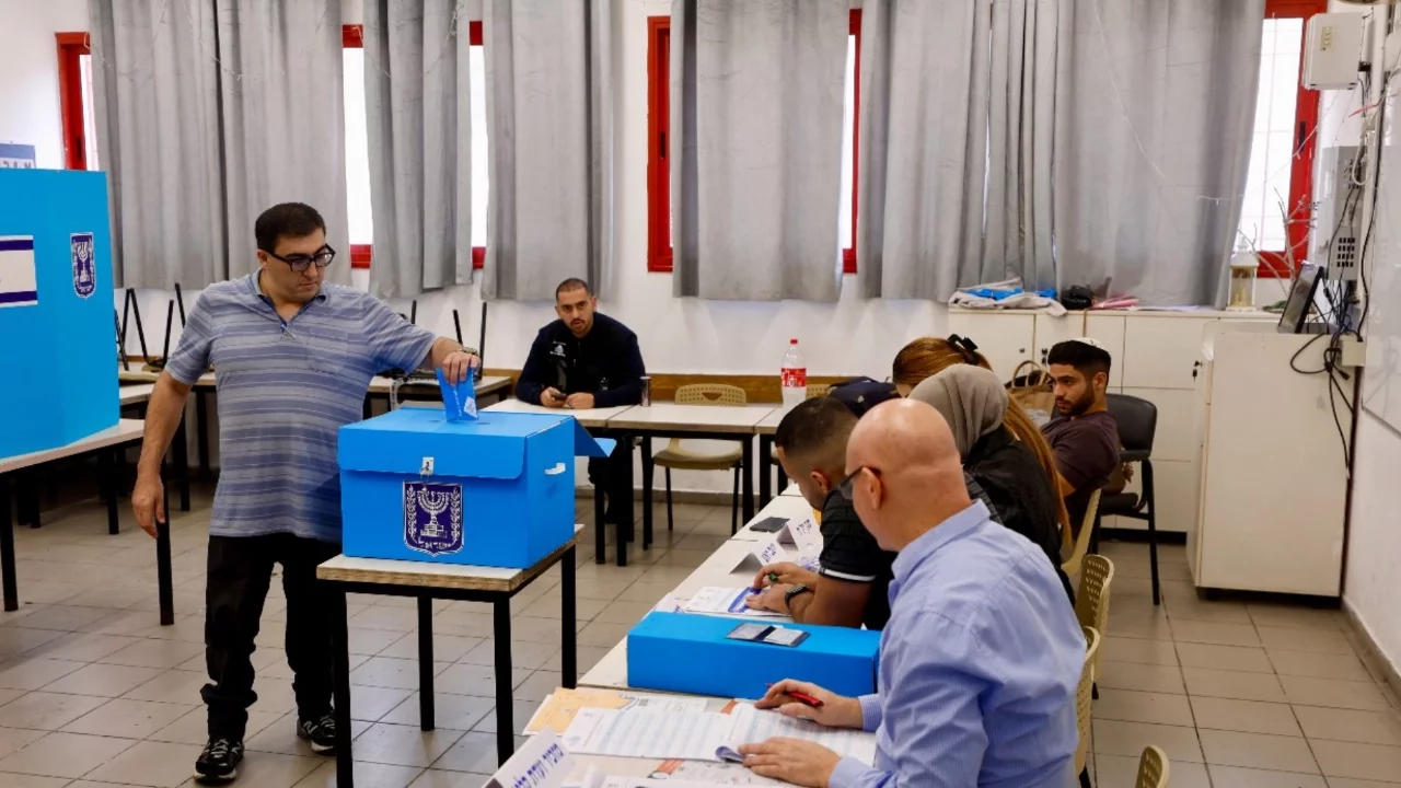 İsrail'de kritik seçim başladı! Netanyahu ve Eisenkot karşı karşıya