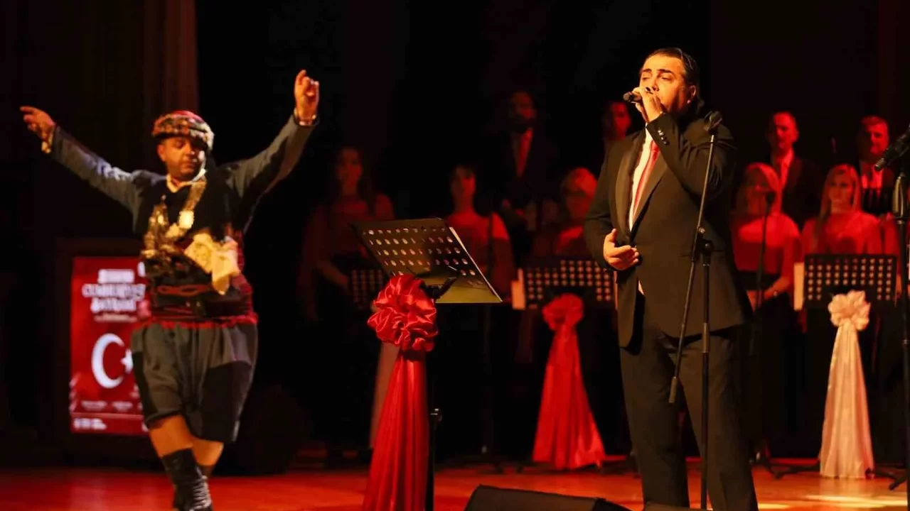 Bursa'da Cumhuriyet'in 103. yılına özel Türk müziği konseri
