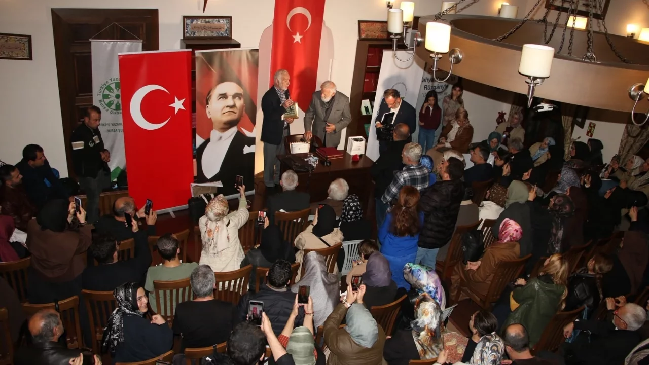 Sadettin Ökten, "Yahya Kemal'in Rüzgarıyla Düşünceler ve Duyuşlar" programında konuştu