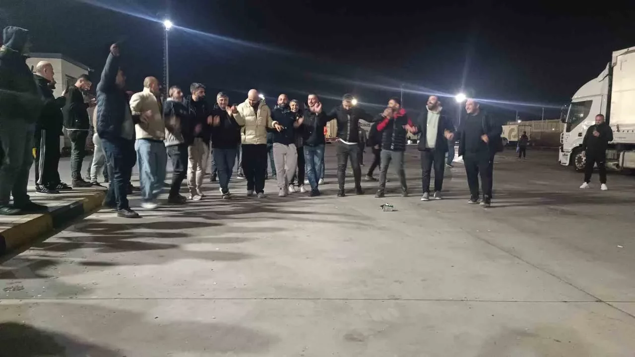 Kapıkule ve Hamzabeyli’de tır sürücülerinden Schengen eylemi
