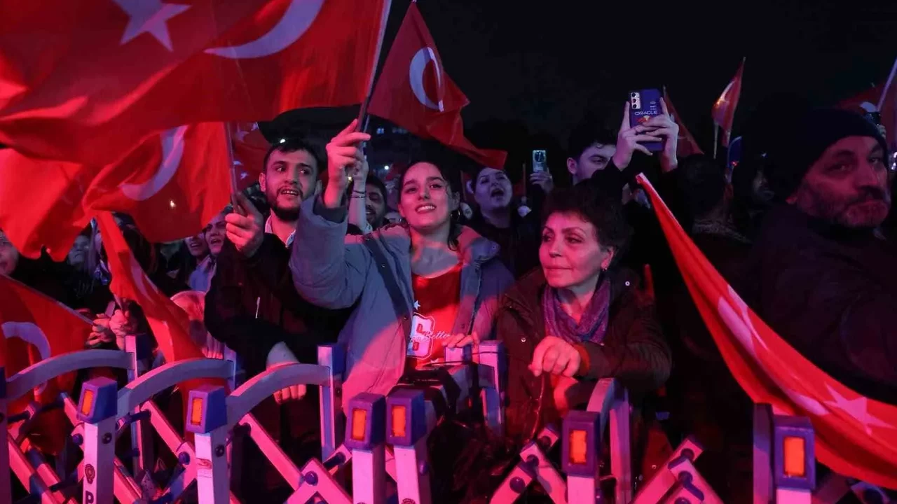 Bursa'da 29 Ekim Cumhuriyet Bayramı coşkusu yağmura rağmen sürdü