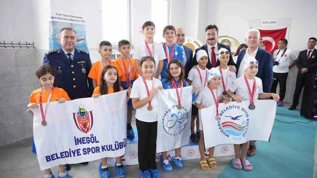 Cumhuriyet Kupası Yüzme Yarışları ilk kez Yenişehir'de yapıldı