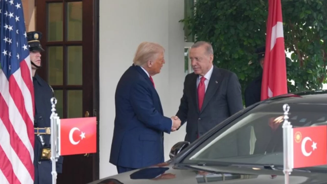 Cumhurbaşkanı Erdoğan ile Trump arasında kritik telefon görüşmesi! Zirve gündemde