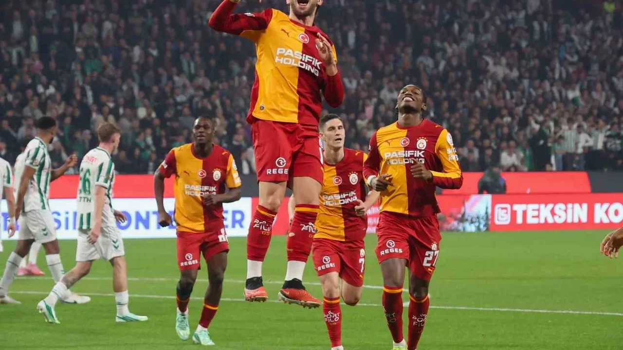 Galatasaray Konyaspor'u 4-0 yendi: Liderliğini sürdürdü